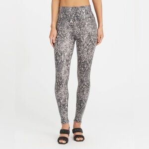 Spanx Faux Leather Snake Shine Leggings in Grey Snake Print NWT Sz. XS